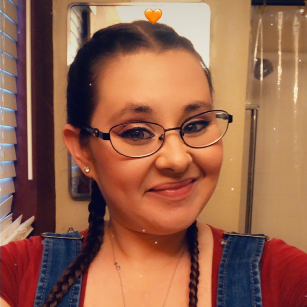 Meet your Posher, Mandee